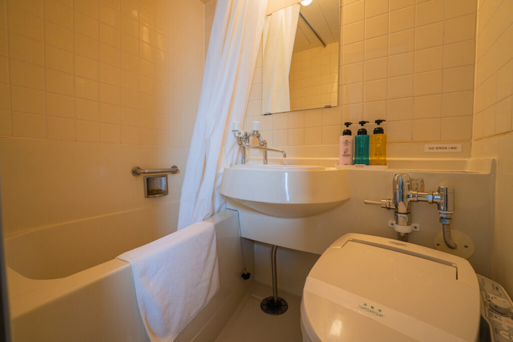 ホテルトーダイでは各部屋にセパレート式のお風呂・お手洗いがあります。